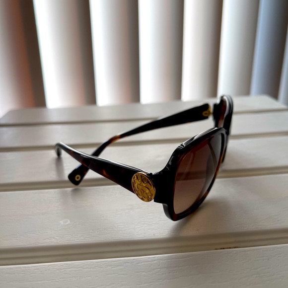 New Coach Sunglasses HC8015 - Picture 3 of 5